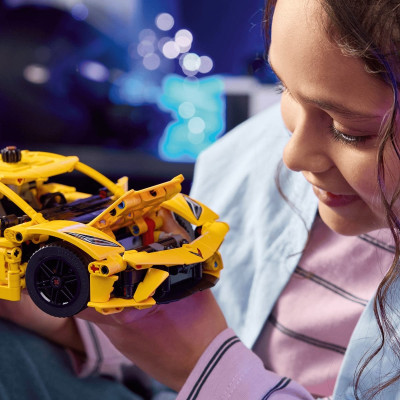 Đồ Chơi Siêu Xe Chevrolet Corvette Stingray LEGO TECHNIC 42205 (732 chi tiết)