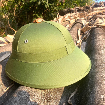 mũ cối tàu cốt phíp lòng xanh khuy trắng phiên bản xưa 1966, tuyệt đối không ngấm nước, đứng lên dậm nhảy va đạp không vỡ, vải gabadin chuẩn