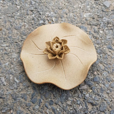 Đĩa đế cắm trầm gắn hoa bằng gốm cao cấp DDT08