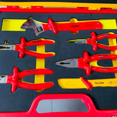 BỘ DỤNG CỤ CÁCH ĐIỆN 1000V 18 CHI TIẾT TOLSEN V83718 - HÀNG CHÍNH HÃNG