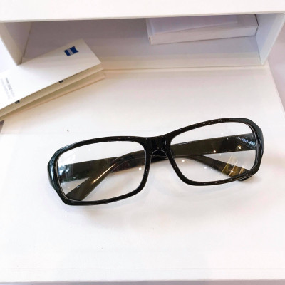 Kính Mắt Vuông Gọng Nhựa Phong Cách Cổ Điển 