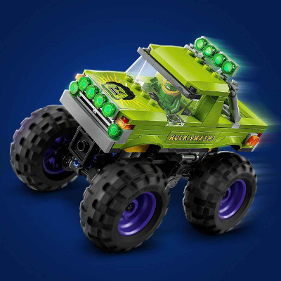 LEGO SUPERHEROES 76312 Đồ Chơi Lắp Ráp Xe Tải Hulk Đối Đầu Thanos (229 chi tiết)