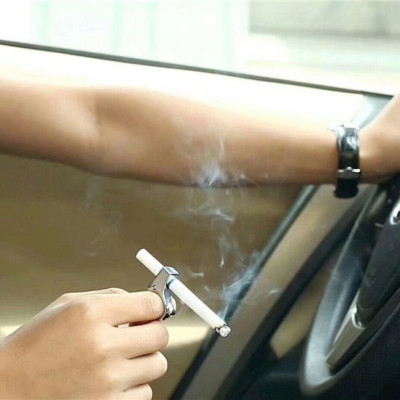 nhẫn đỡ điếu thuốc thuận tiện khi làm việc di chuyển