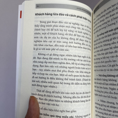 NGƯỜI HƯỚNG NỘI LÀM FREELANCER - Làm việc tự do, sống là chính mình -  om Albrighton - Đồng Thị Huyền Ngọc – Bizbooks  - NXB Hồng Đức