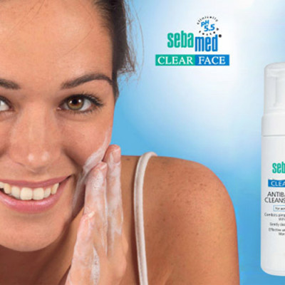 Sữa Rửa Mặt Tạo Bọt Kháng Khuẩn, hỗ trợ Trị Mụn pH5.5 Sebamed Clear Face Antibacterial Cleansing Foam SCF01A (150ml)
