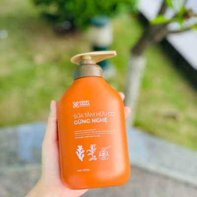 Combo 3 chai Sữa tắm thảo dược hữu cơ Gừng Nghệ Cỏ Cây Hoa Lá - Chiết Xuất Từ 7 Loại Thảo Dược Quý - Phòng Cảm, Tránh Gió, Dưỡng Da - Cho Con Cho Mẹ, Cho Đại Gia Đình, chai 500gr