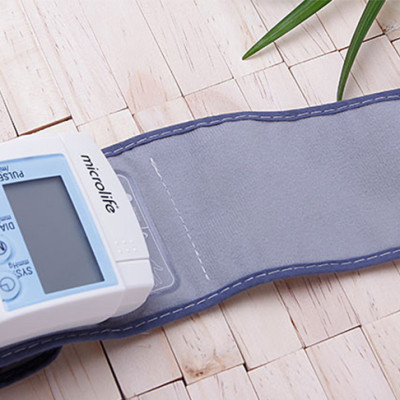 Máy Đo Huyết Áp Cổ Tay Microlife 3BU1-3