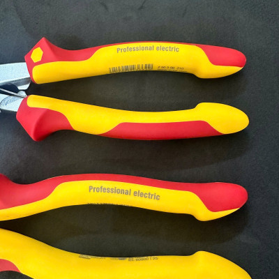 Bộ Kìm cắt cáp 43662 và Kìm cắt Wiha 43340 cách điện 1000V.