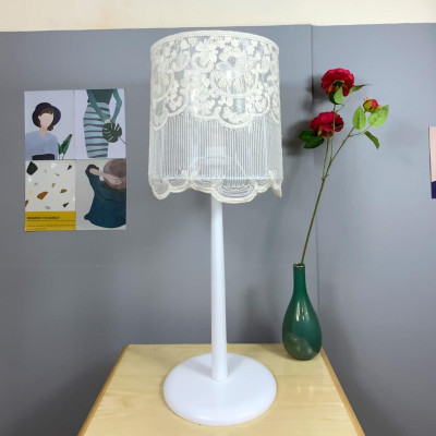 Đèn bàn gỗ hoa tuyết trắng 