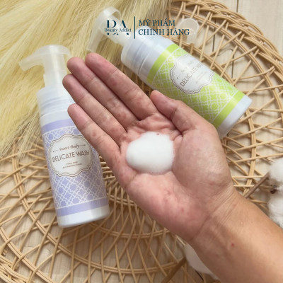 Dung dịch vệ sinh phụ nữ mùi thảo mộc Sweet Body Delicate Wash
