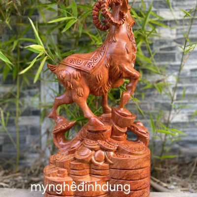 Tượng con dê  phong thủy cầu tài lộc bằng  gỗ  hương đá  kt cao 30x19x7cm 