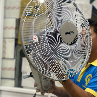 Quạt treo tường Senko TC1688 công suất 47W, mẫu mới 2022 - Giao màu ngẫu nhiên - Hàng chính hãng