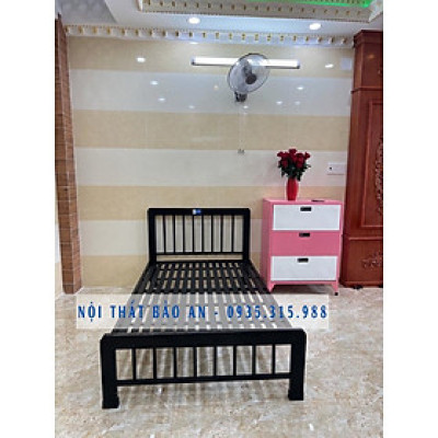 Giường sắt mỹ nghệ vuông 1mx2m giá xưởng