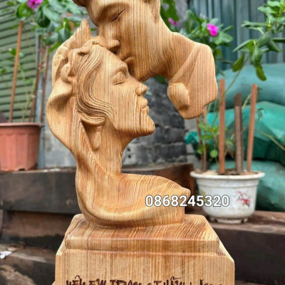 Phu thê viên mãn ,mãi mãi bên nhau trọn đời bằng gỗ ngọc âm thơm nức kt cao 30×15×7cm 