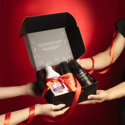 [BOX LOVE] Combo dung dịch vệ sinh nam dạng bọt Orimen và Oriss Daily Intimate cho nữ hương nước hoa quyến rũ chai 120ml
