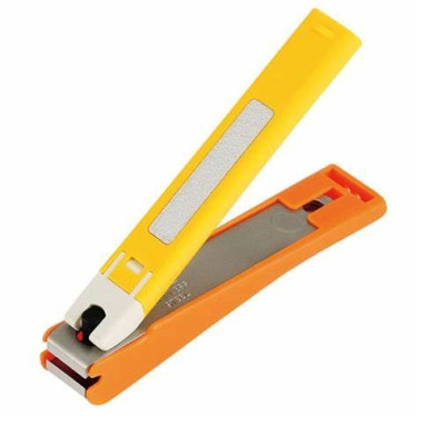 Bấm Móng Tay Inox Thân Nhựa Cỡ Trung Tybe W001 Kai Razor 39255-KE0109 (Màu cam)