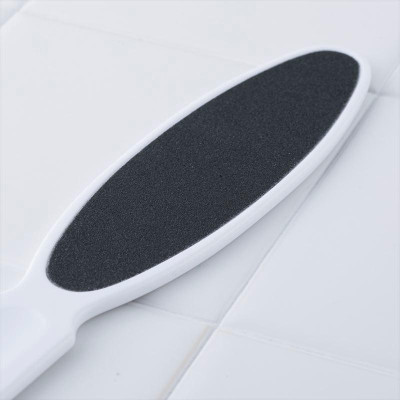 Cây Chà Gót Chân Có Tay Cầm Cán Nhựa Kai 000HB-0304 (Màu Trắng)