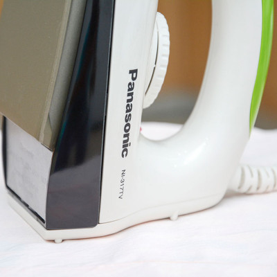 Bàn Ủi Khô Panasonic NI-317TXRA – Xanh Lá - Hàng chính hãng