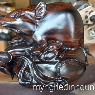 Tượng con chuột phong thủy cầu tài lộc bằng gỗ mun hoa kt 20×15×12.5cm 