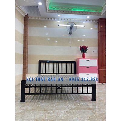 Giường sắt mỹ nghệ BẢO AN 01 kích thước 1M8X2M