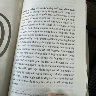 LÀM CHUYỆN ẤY - Hannah Witton - Kiều Trang dịch - Nhã Nam - NXB Tổng Hợp Thành Phố Hồ Chí Minh.