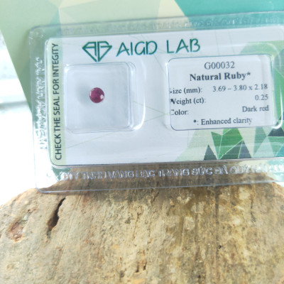 Viên đá Ruby tấm thiên nhiên G00032