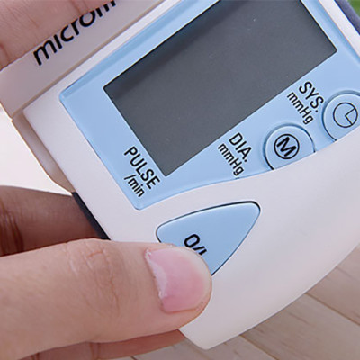 Máy Đo Huyết Áp Cổ Tay Microlife 3BU1-3