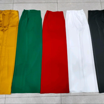 Quần áo dài lụa có đủ màu phối áo dài và áo bà ba vải lụa co giãn (size S,M mặc Số 1 -size L,XL mặc Số 2 )(phía trước dây kéo phía sau có thun ) Nữ