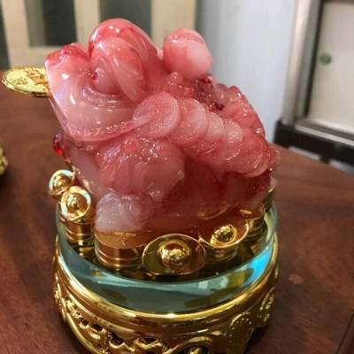 Tượng Cóc đỏ cõng thỏi vàng thiềm thừ phong thủy đế xoay cao 13cm đk 11cm hợp mệnh hỏa mệnh thổ ạ