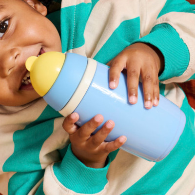 Bình uống nước giữ nhiệt có ống hút chống tràn, chống sặc Tommee Tippee ACTIVE STRAW, 266ml, cho bé từ 12 tháng – Xanh