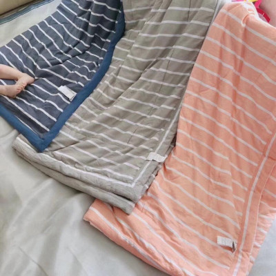 Chăn kẻ 2m*2m3 chất liệu cotton mỏng nhẹ, mềm mịn với da, thích hợp đắp mùa hè thu