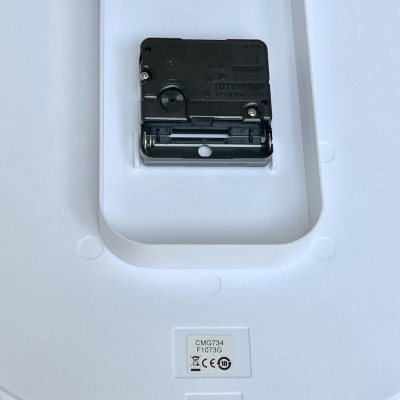 Đồng hồ Rhythm CMG734NR01 Kt 31.2 x 5.0cm, 710g. Vỏ nhựa. Dùng Pin.