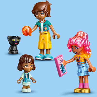 LEGO FRIENDS 42649 Đồ Chơi Lắp Ráp Cửa Hàng Kẹo Ngọt Thành Phố Heartlake (376 Chi Tiết)