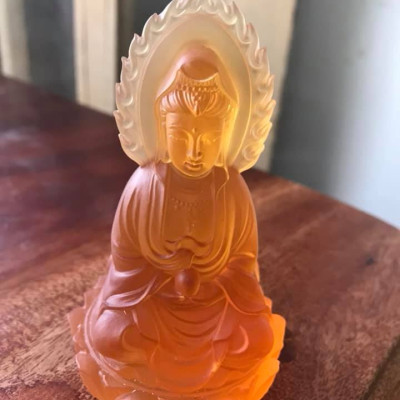 Tượng Phật Bà Quan Âm 2 Mặt đá lưu ly vàng đậm đẹp ĐỂ TRONG XE HƠI hoặc BÀN cao 10cm đk 6cm mệnh KIM mệnh THỔ và THỦY ạ