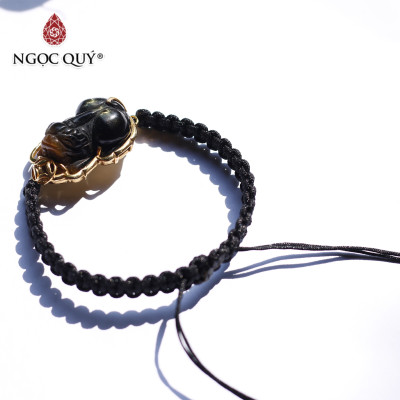 Vòng thắt dây tỳ hưu thạch anh mắt hổ bọc bạc mạ vàng mệnh thủy, mộc - Ngọc Quý Gemstones