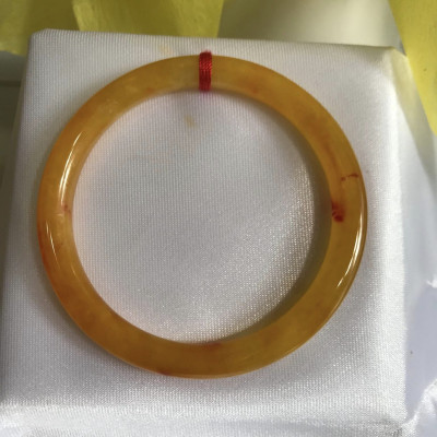 Vòng tay nữ đá Cẩm thạch Vàng tươi 49mm x cọng 6mm hợp Nữ mệnh Kim, mệnh Thổ, mệnh Thuỷ 40kg - 49kg món quà ý nghĩa dành cho các chị em nữ đeo tươi đẹp xinh màu vàng tươi may mắn cả năm ạ