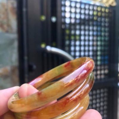 VÒNG CẨM THẠCH TỨ QUÝ NI 52MM MỚI ĐẸP  MÀU  TỨ QUÝ NỮ 50KG ĐẾN 62KG