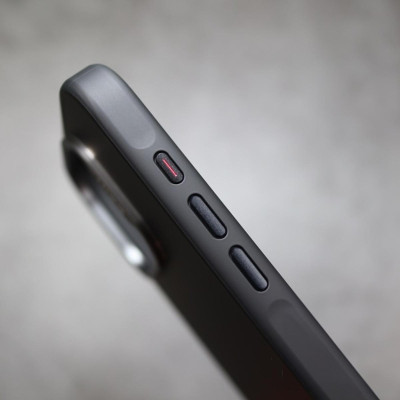 Ốp lưng chống sốc vân carbon fiber cho iPhone 15 Pro Max / 14 Pro Max / 13 Pro Max  hiệu Likgus Defender trang bị viền camera kim loại, cạnh ốp dẻo TPU - Hàng chính hãng