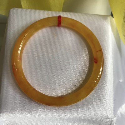 Vòng tay nữ đá Cẩm thạch Vàng tươi 49mm x cọng 6mm hợp Nữ mệnh Kim, mệnh Thổ, mệnh Thuỷ 40kg - 49kg món quà ý nghĩa dành cho các chị em nữ đeo tươi đẹp xinh màu vàng tươi may mắn cả năm ạ