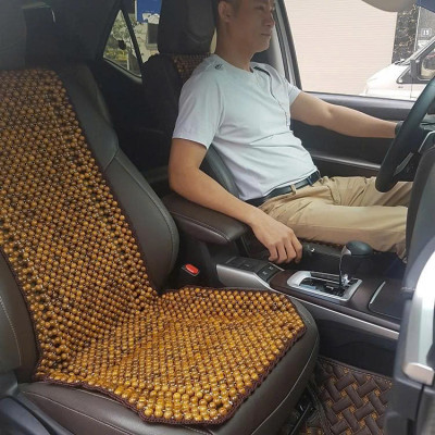 Đệm Lót Ghế Xe Ô Tô Hạt Gỗ Bách Xanh Hạt 1.8cm - Móc Viền Thủ Công ( hình thật )