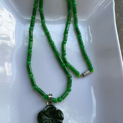 Bộ Dây Chuyền Trang Sức Sợi Trúc Kiểu Xanh Phối Mặt Bông Hoa Mai Đá Cẩm Thạch Tự Nhiên Xanh Ngọc Tự Nhiên Đậm Đẹp Nữ đeo lên cổ đẹp sang quà tặng Mẹ tặng vợ người thân ý nghĩa ạ