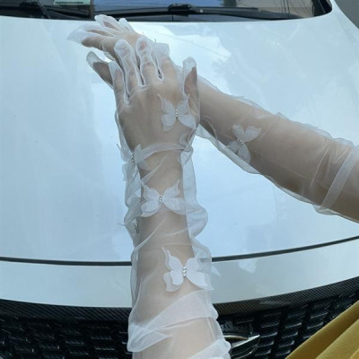 Găng tay voan đính bướm trắng mẫu dài