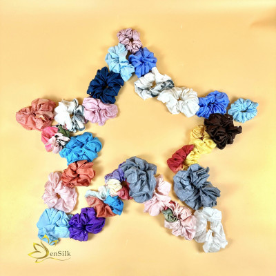 Cột Tóc Lụa Handmade Sen Silk - 100% Mulberry Silk Scrunchies - Hair Ties Gift - Dây Buộc Tóc Thời Trang Cao Cấp Siêu Mát Cực Mềm (Giao mẫu ngẫu nhiên))