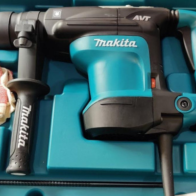 MÁY KHOAN ĐỘNG LỰC 1100W 40MM MAKITA HR4013C - HÀNG CHÍNH HÃNG