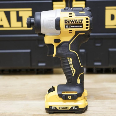 MÁY VẶN VÍT PIN CẦM TAY 12V/BL 163NM DEWALT DCF801D1- HÀNG CHÍNH HÃNG