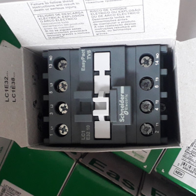 Khởi động từ LC1E3210 Schneider 3P-32A, 15kW coil 220V 50/60Hz | Hàng Chính hãng |