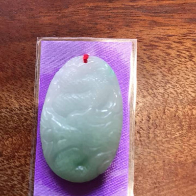 MẶT DÂY CHUYỀN OVAL MỚI HÌNH RỒNG LƯỢN CHẤT LIỆU 100% ĐÁ CẨM THẠCH TRẮNG XÍU XANH TỰ NHIÊN  Cao 39,3mm x ngang 25mm x dầy 9,0mm 