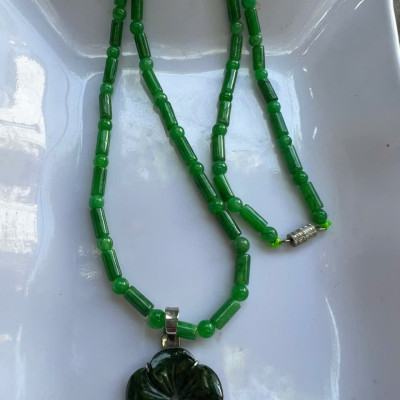 Bộ Dây Chuyền Trang Sức Sợi Trúc Kiểu Xanh Phối Mặt Bông Hoa Mai Đá Cẩm Thạch Tự Nhiên Xanh Ngọc Tự Nhiên Đậm Đẹp Nữ đeo lên cổ đẹp sang quà tặng Mẹ tặng vợ người thân ý nghĩa ạ