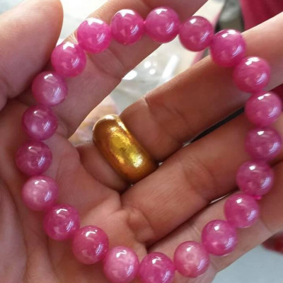 VÒNG TAY VIP ĐÁ RUBBY HỒNG TỰ NHIÊN  SIZE VÒNG  9LY7  NỮ MỆNH HỎA MỆNH THỔ ĐEO SANG TRỌNG ĐẸP LẮM LUÔN Ạ