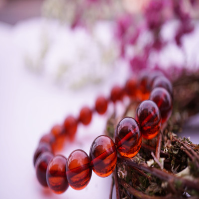 Vòng tay phong thủy đá Hổ Phách đỏ, Vòng tay đá Hổ Phách đỏ VIP cao cấp 12ly